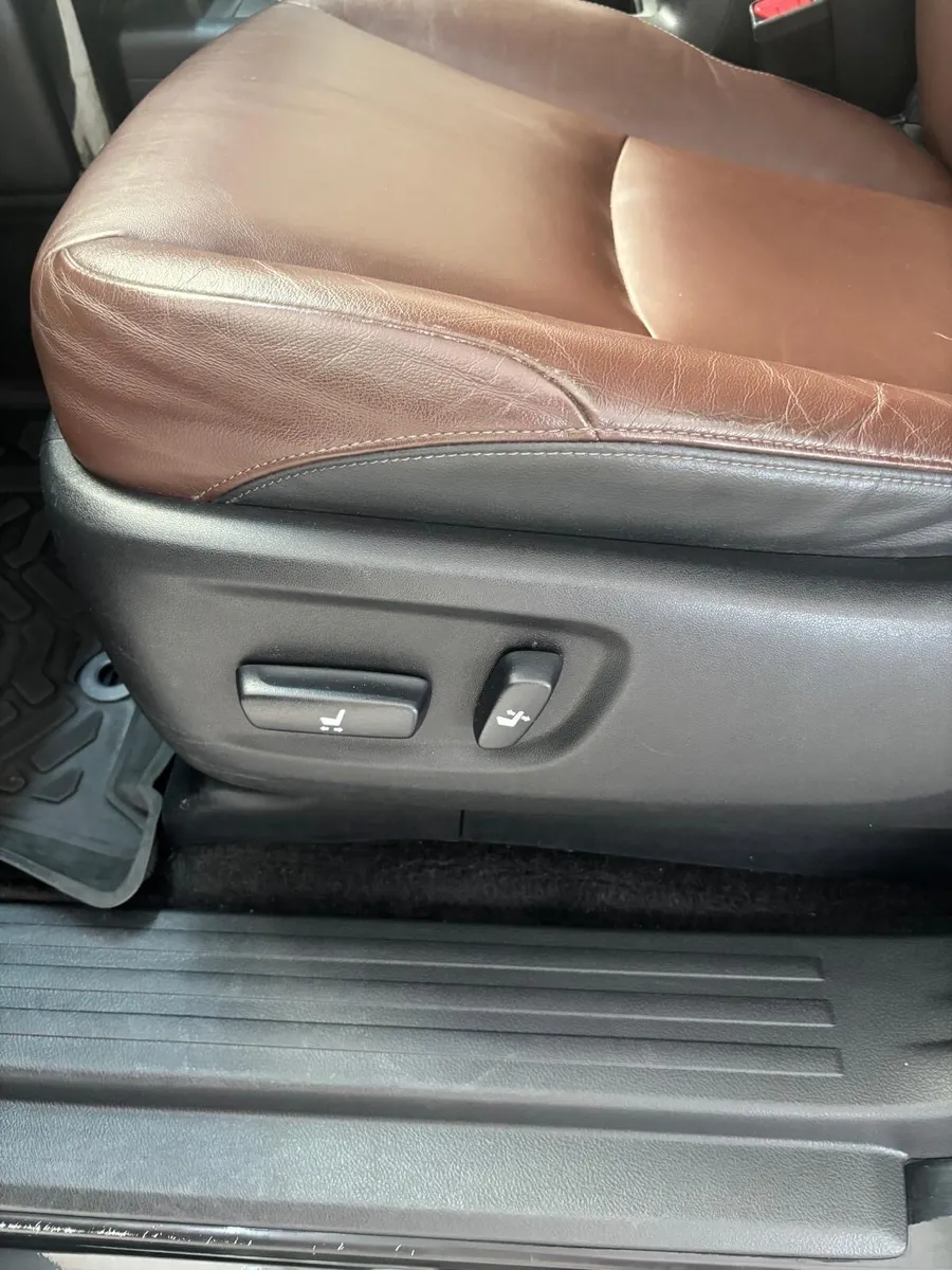 Toyota Landcruiser Platinum - Image 3