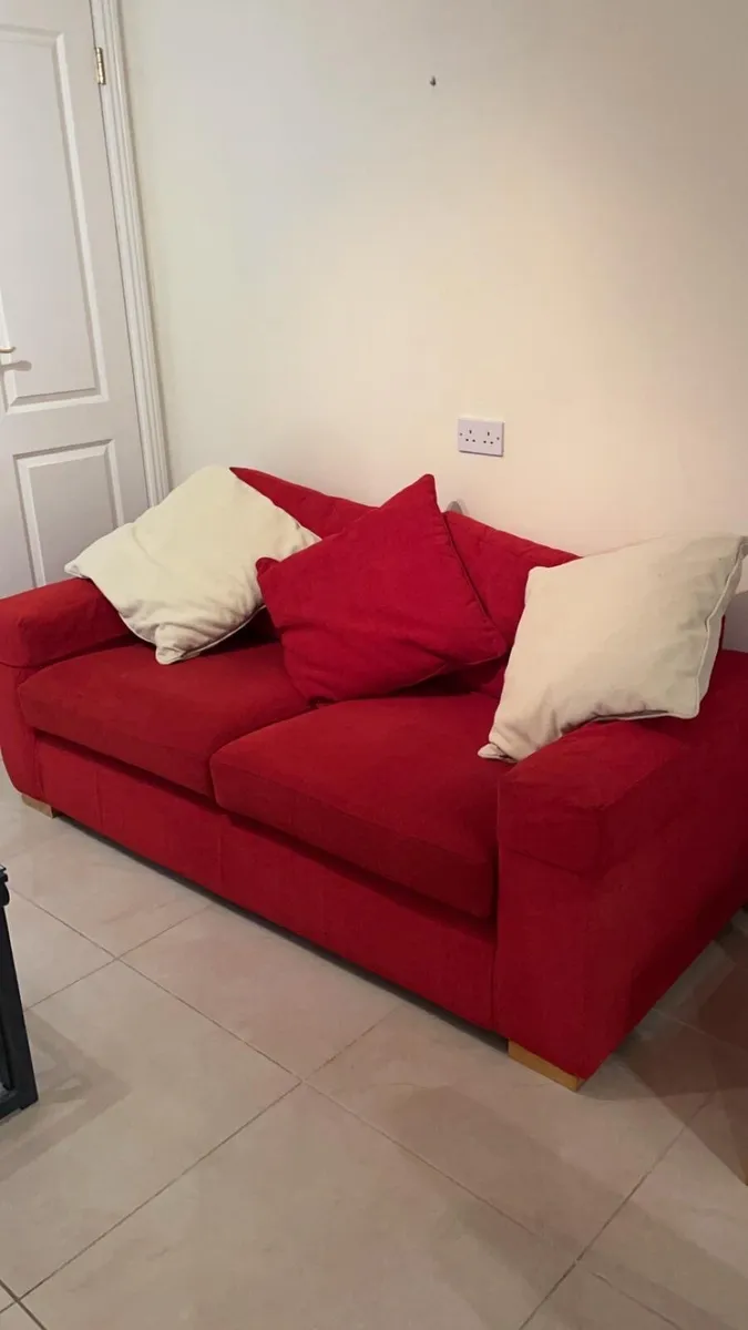 Furniture - 2 couches & coffee table - Image 1