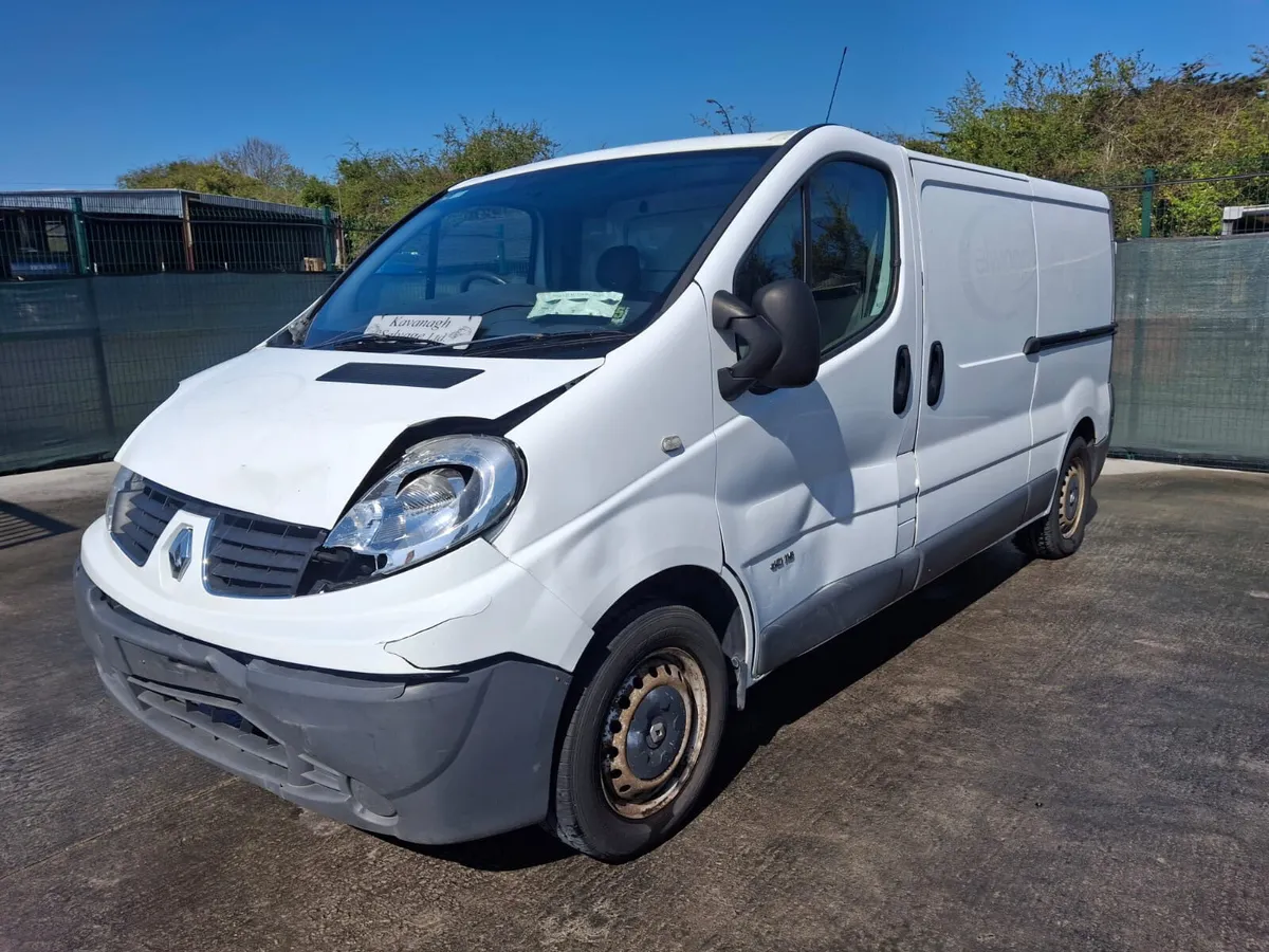 142 Renault Traffic LWB - Image 2