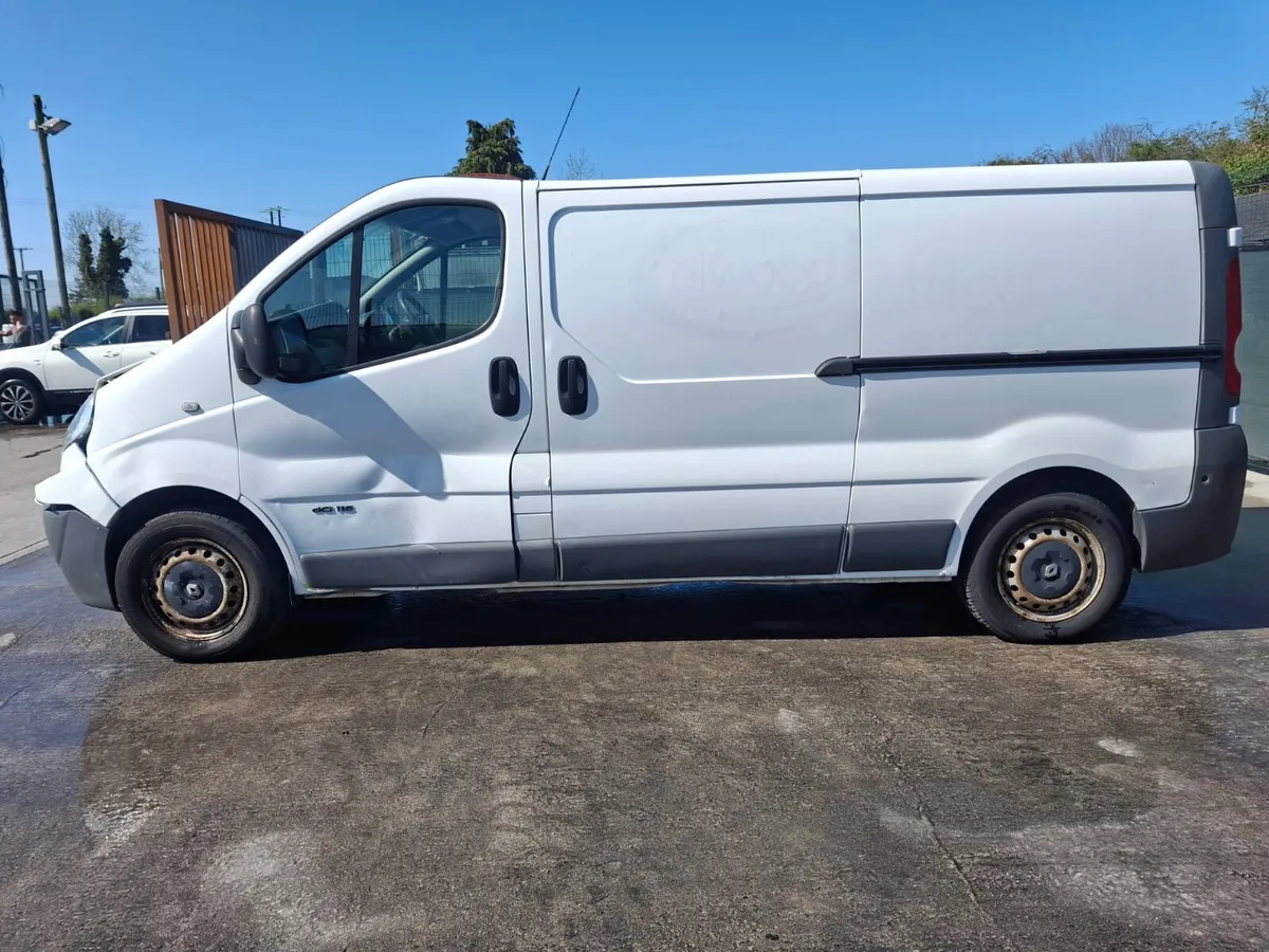 142 Renault Traffic LWB - Image 4