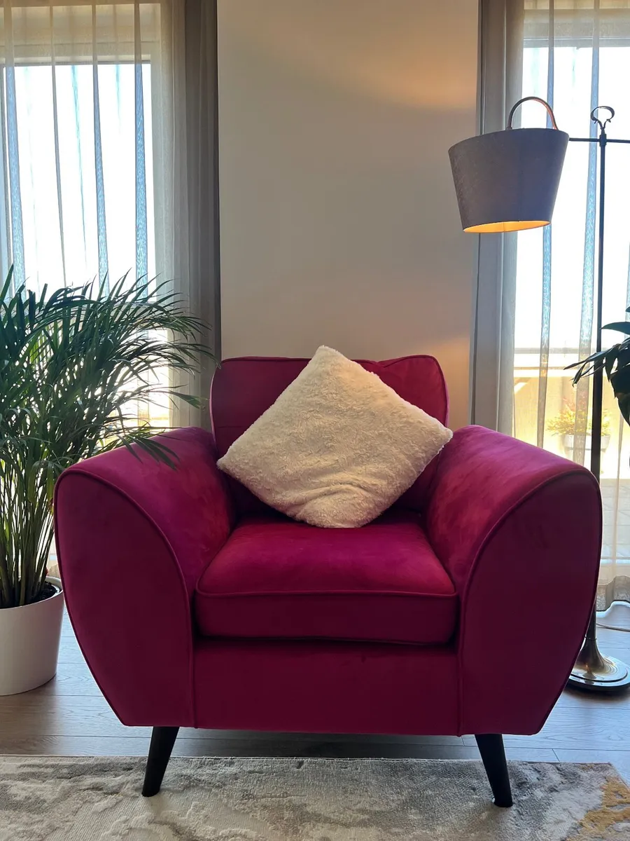 Couches - Image 2