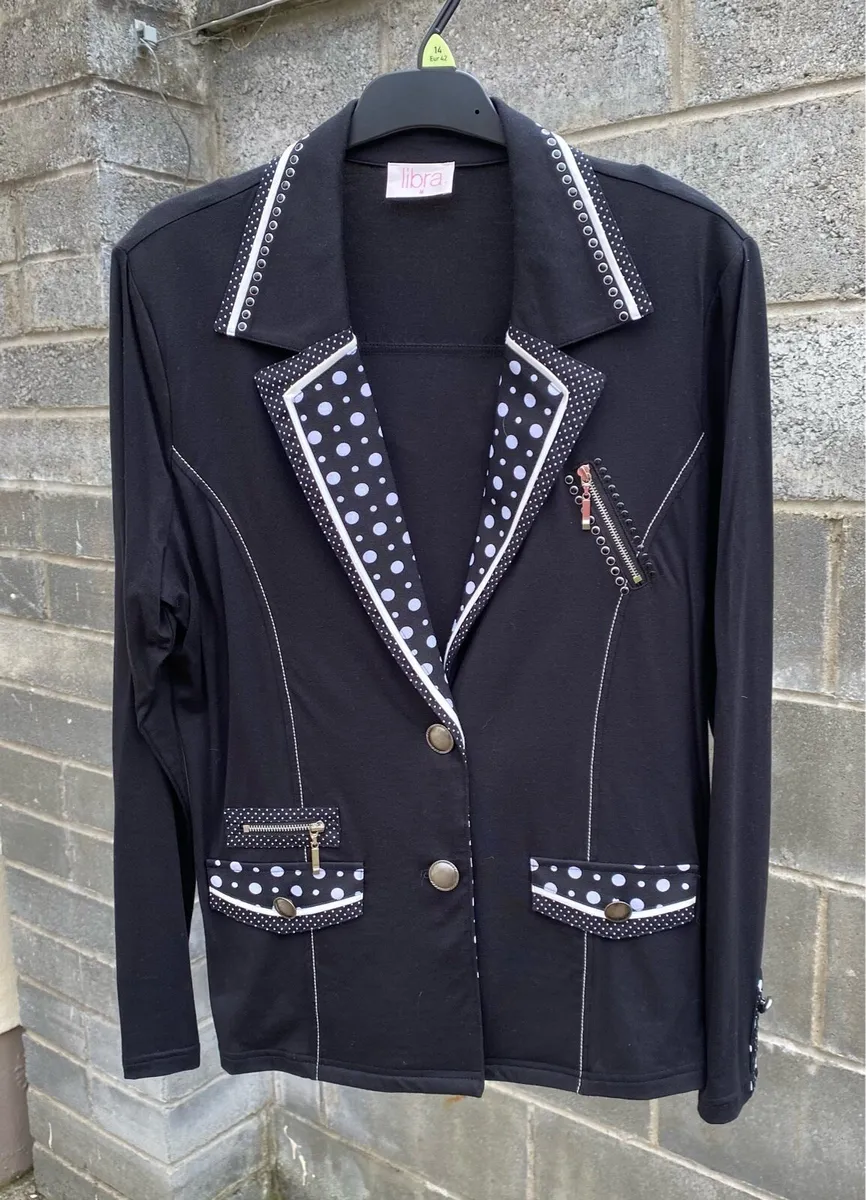 Libra Top Jacket, Size Medium - Image 2