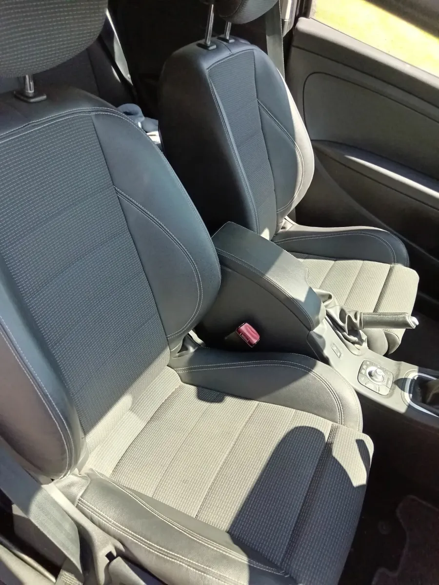 Renault Megane 2012 **Gt Line Coupe** - Image 2