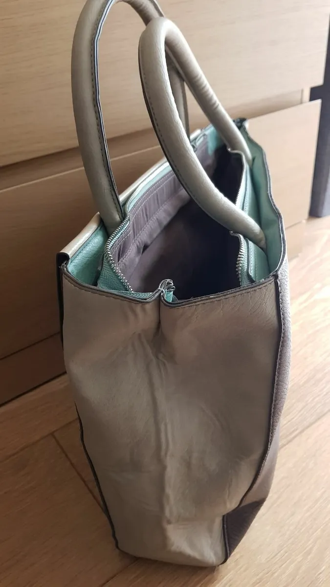 handbag- BRAND NEW - Image 4