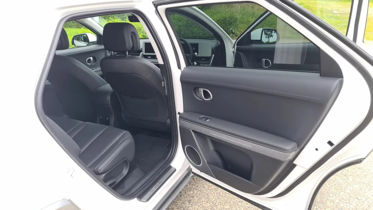 Hyundai IONIQ 5 Premium LE 73 kWh Battery (RWD) - Image 2