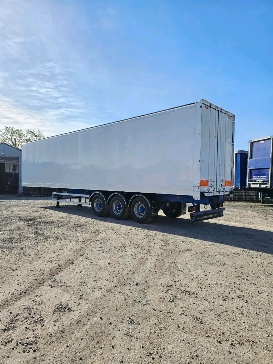 2009 SDC BOXVAN - Image 2