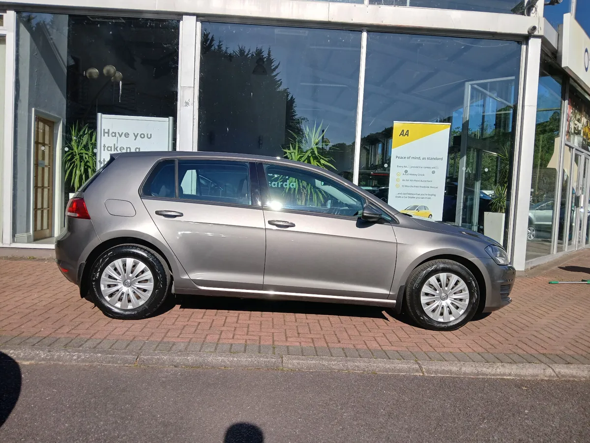 2014 Golf 1.6 TDi Trend 5Dr, Limestone grey - Image 3