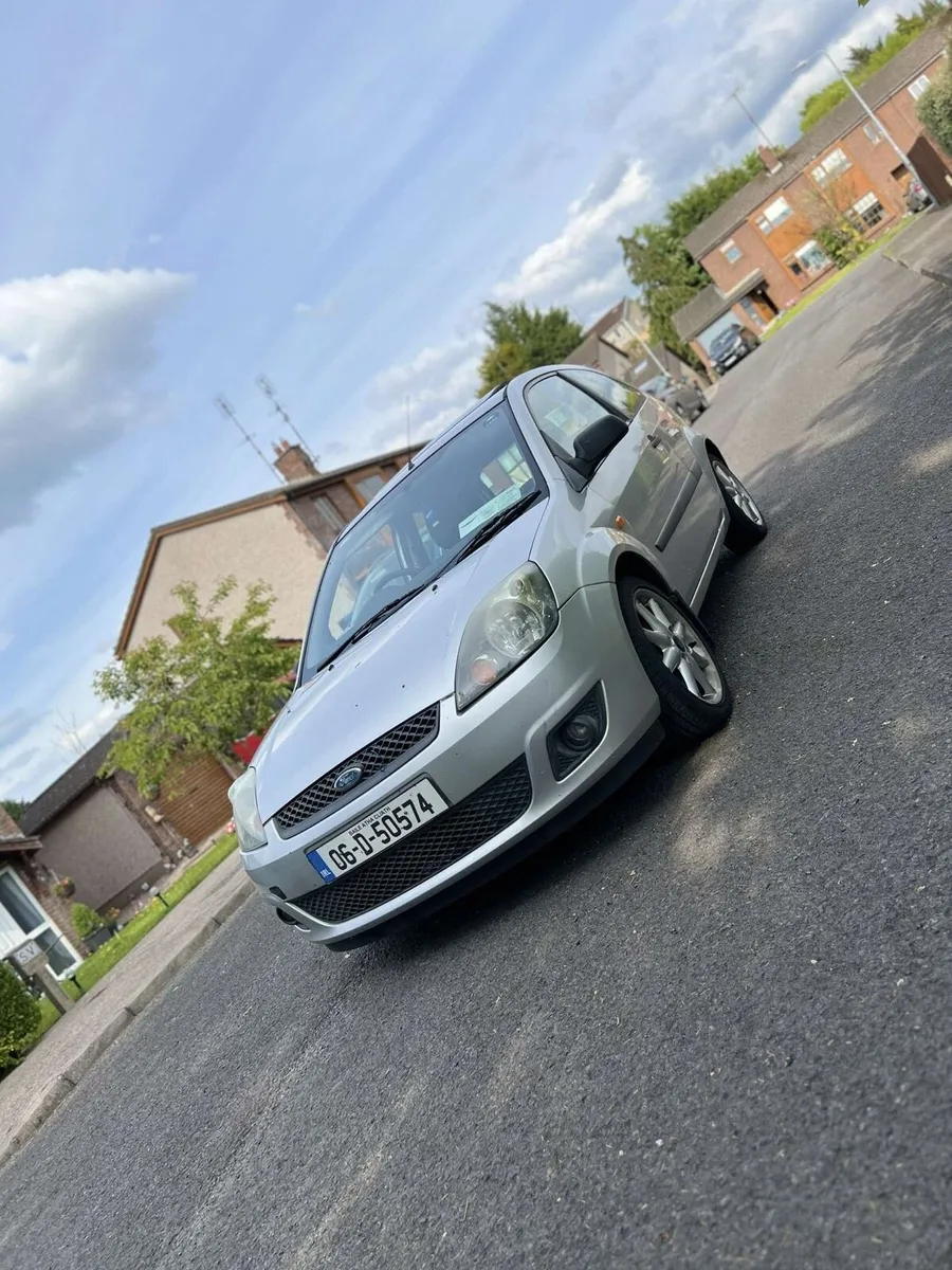 Ford fiesta low kms!! - Image 2