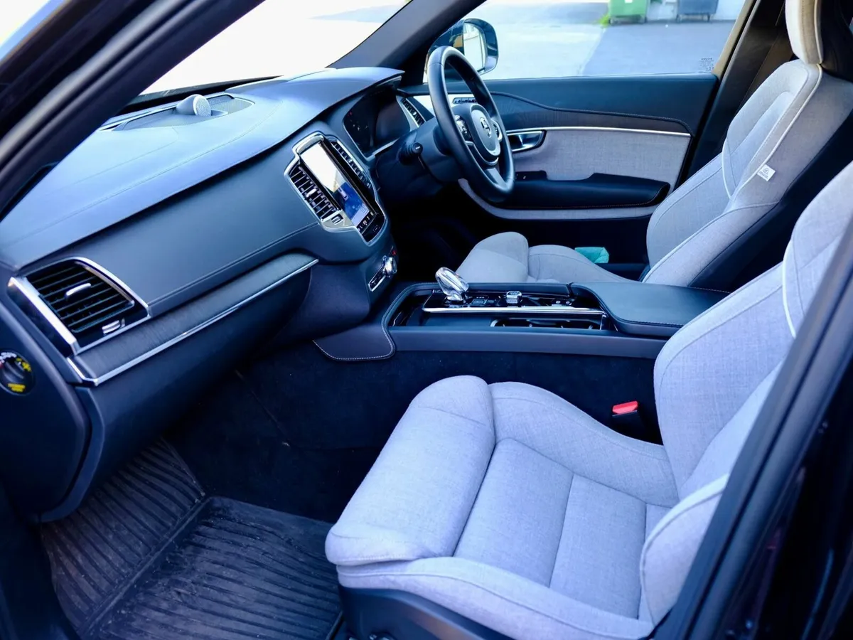 Volvo XC90 T8 2.0 Ultimate 2022//LOW KM - Image 4