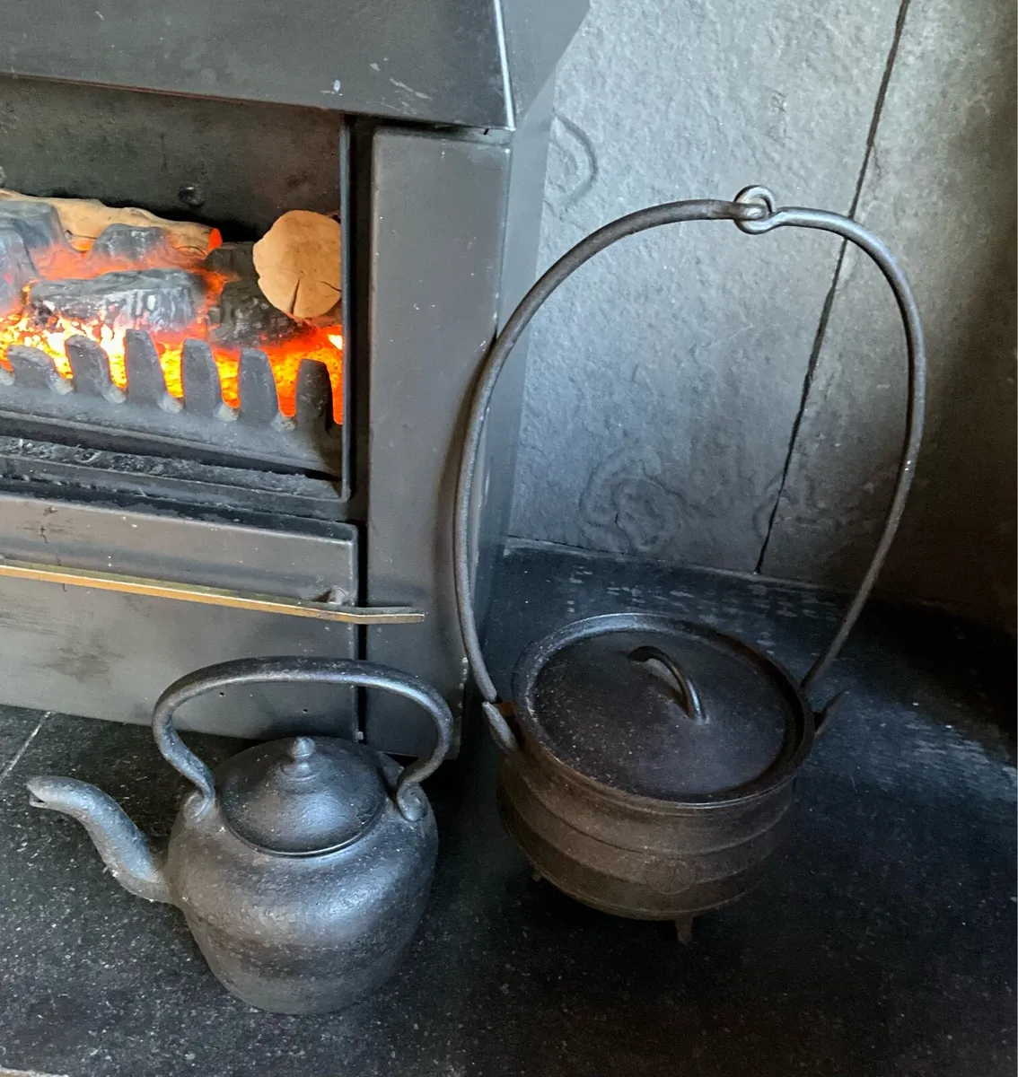 Authentic Traditional Cast Iron Pot &’Kettle - Image 1