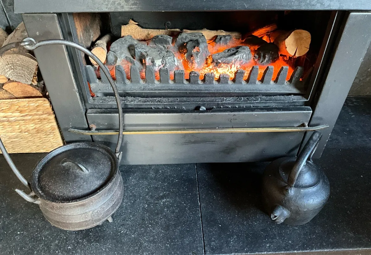 Authentic Traditional Cast Iron Pot &’Kettle - Image 4