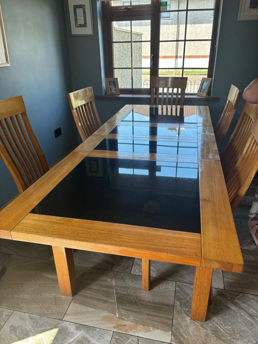 Table & chairs - Image 2