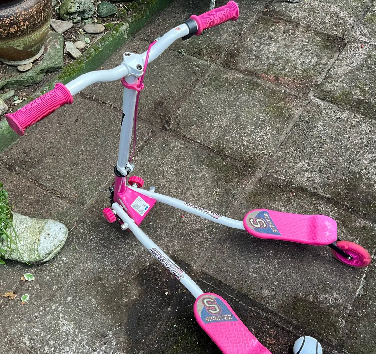 Sporter 3 Wheel Swing Scooter - Image 1