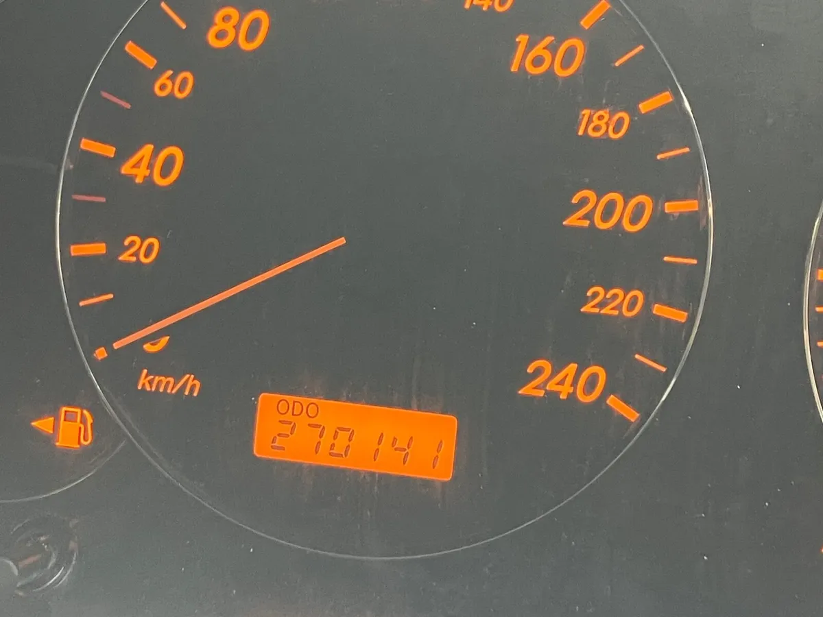 Toyota Avensis 2007 - Image 2