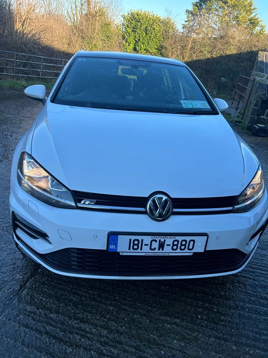 Volkswagen Golf R-Line 2.0L - Image 1