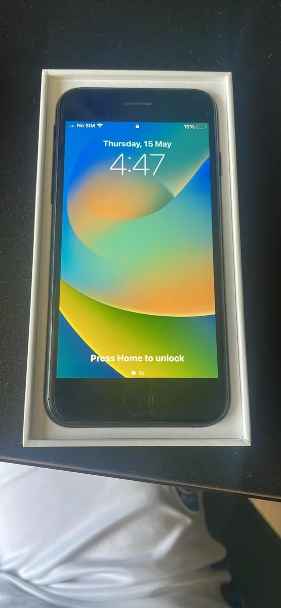 iPhone Se Swap for AirPods - Image 1