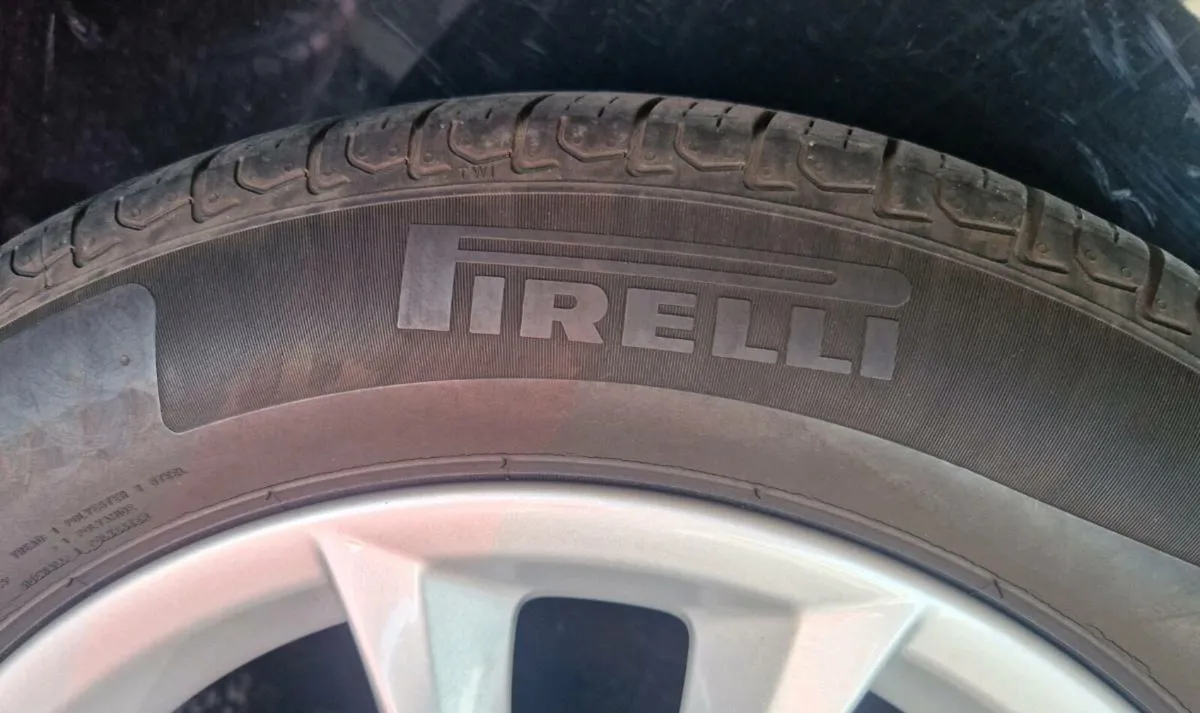 16 Inch Genuine BMW Alloy Wheels - Image 3