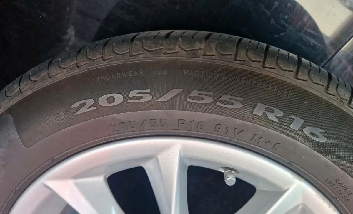 16 Inch Genuine BMW Alloy Wheels - Image 4