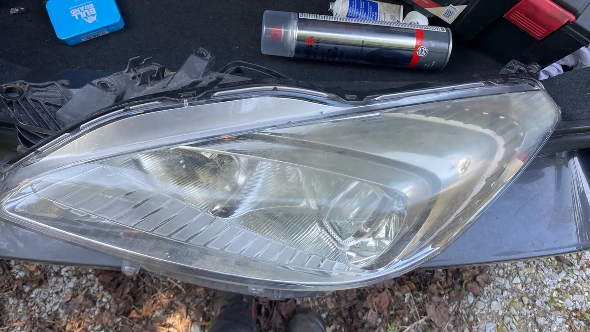 Two head lights Peugeot 508 - Image 1