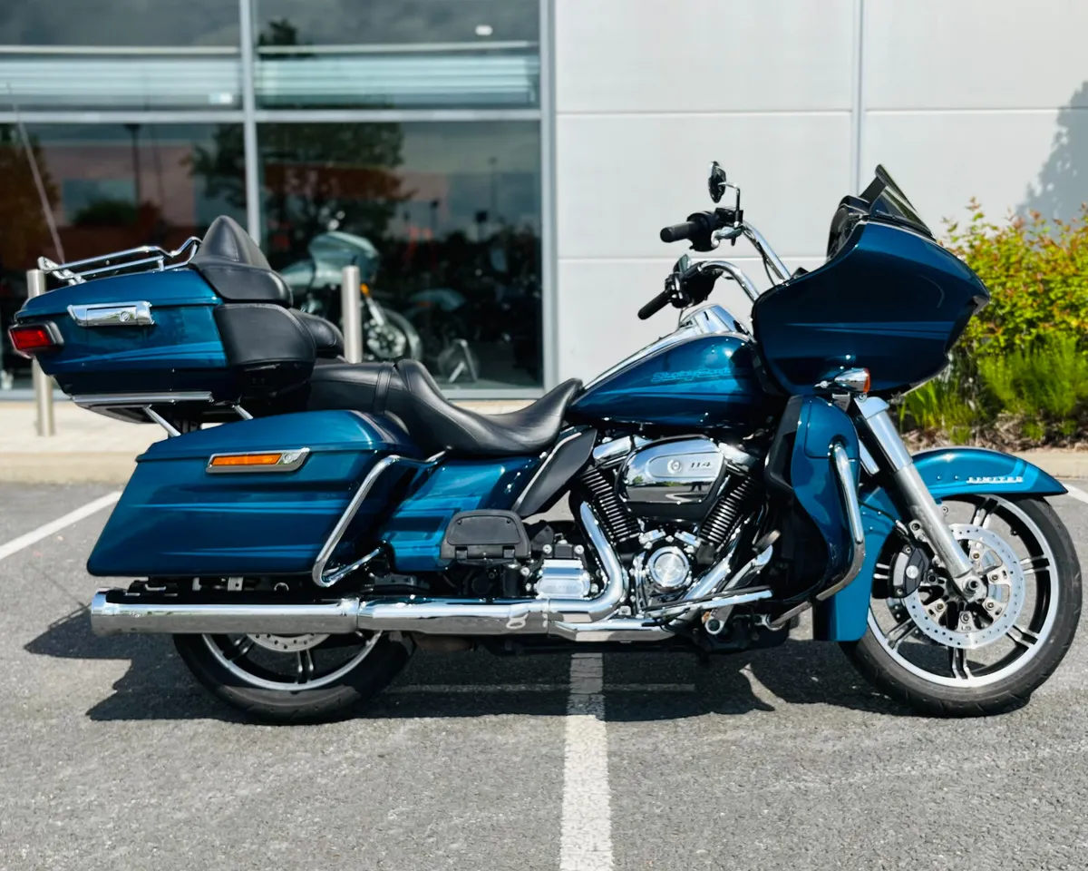 HARLEY-DAVIDSON ROAD GLIDE LIMITED + EXTRAS - Image 1