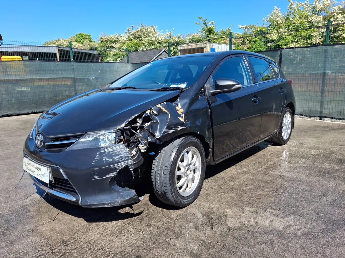 2014 Toyota Auris 1.4 D4D - Image 4