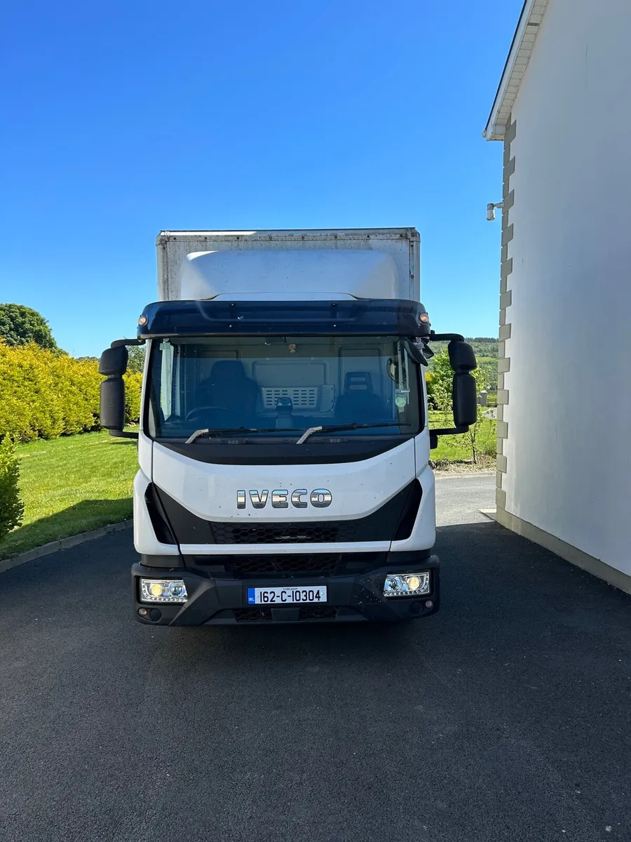 2016 iveco eurocargo box body with tail lift - Image 2