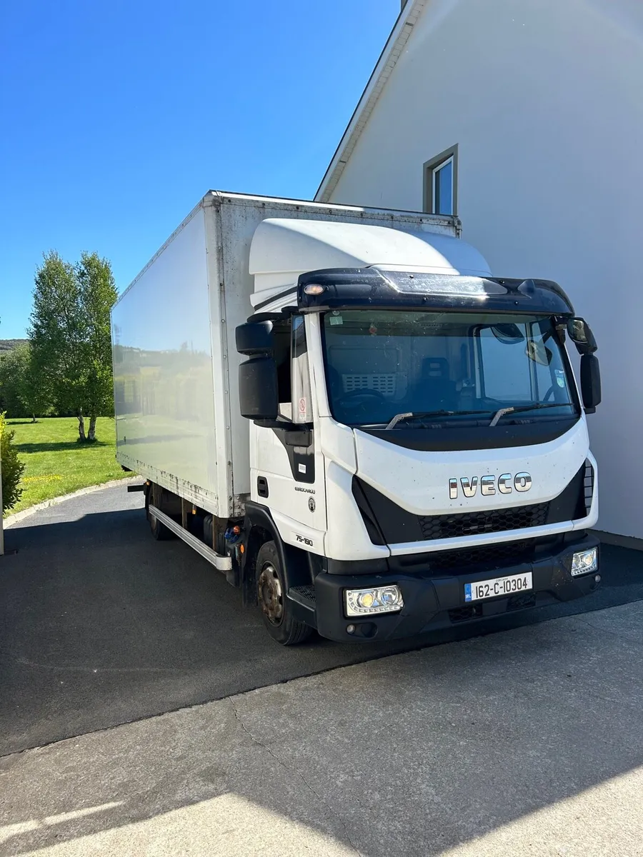 2016 iveco eurocargo box body with tail lift - Image 4