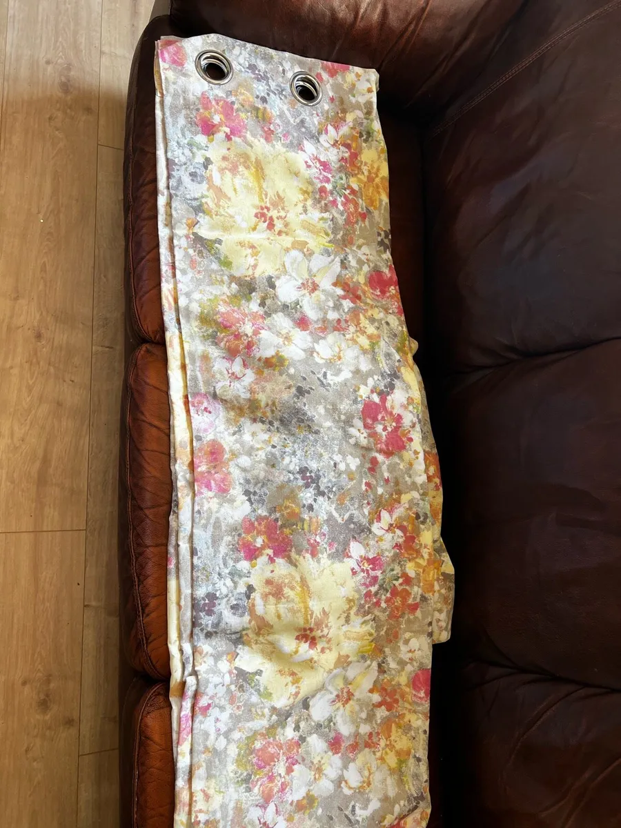 Flowery curtains - Image 4