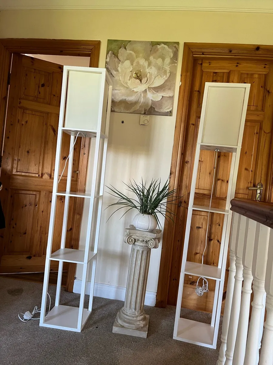 Floor lamp and flower stand - Image 2