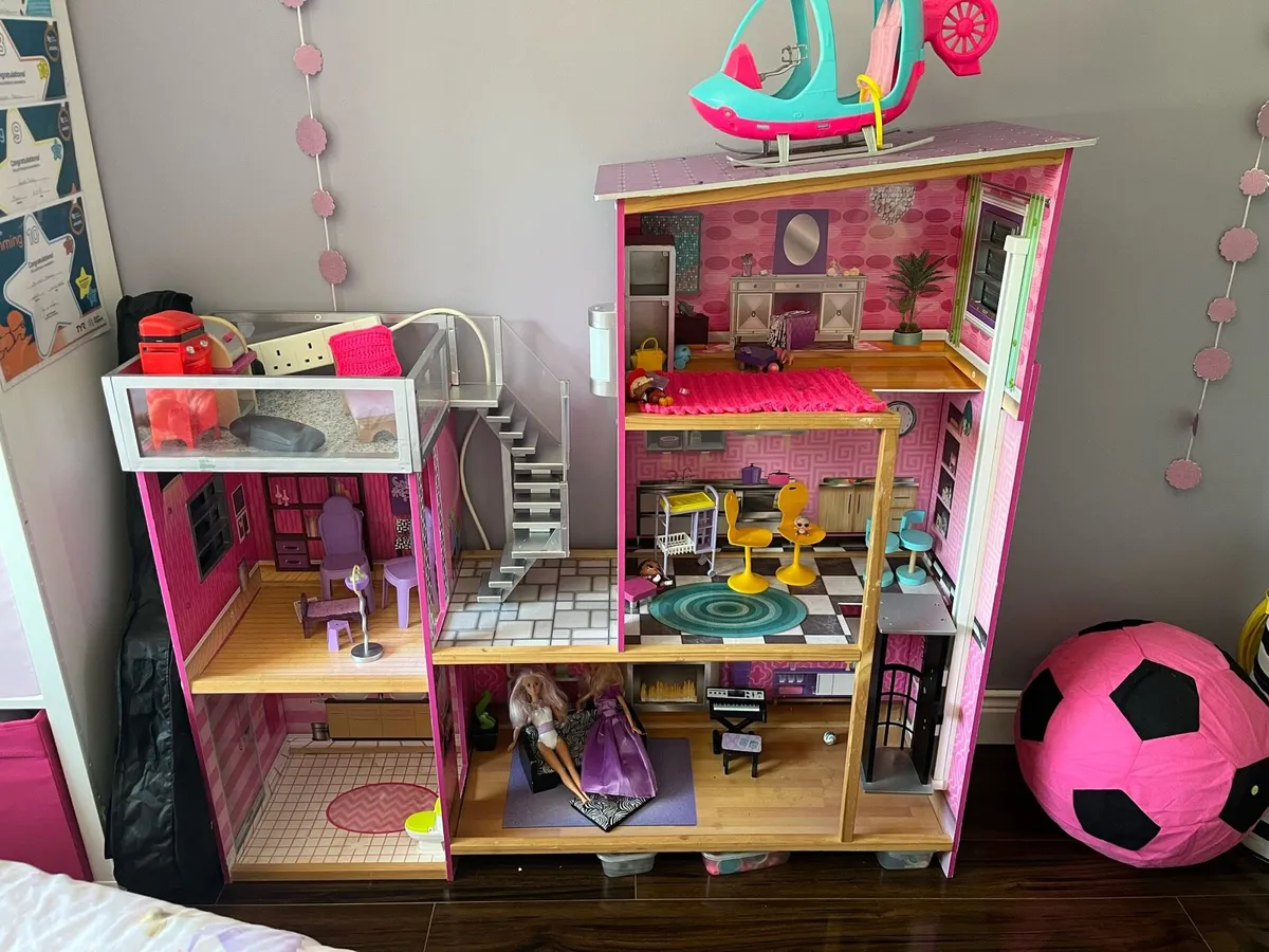 Kidkraft Uptown Doll House - Image 1