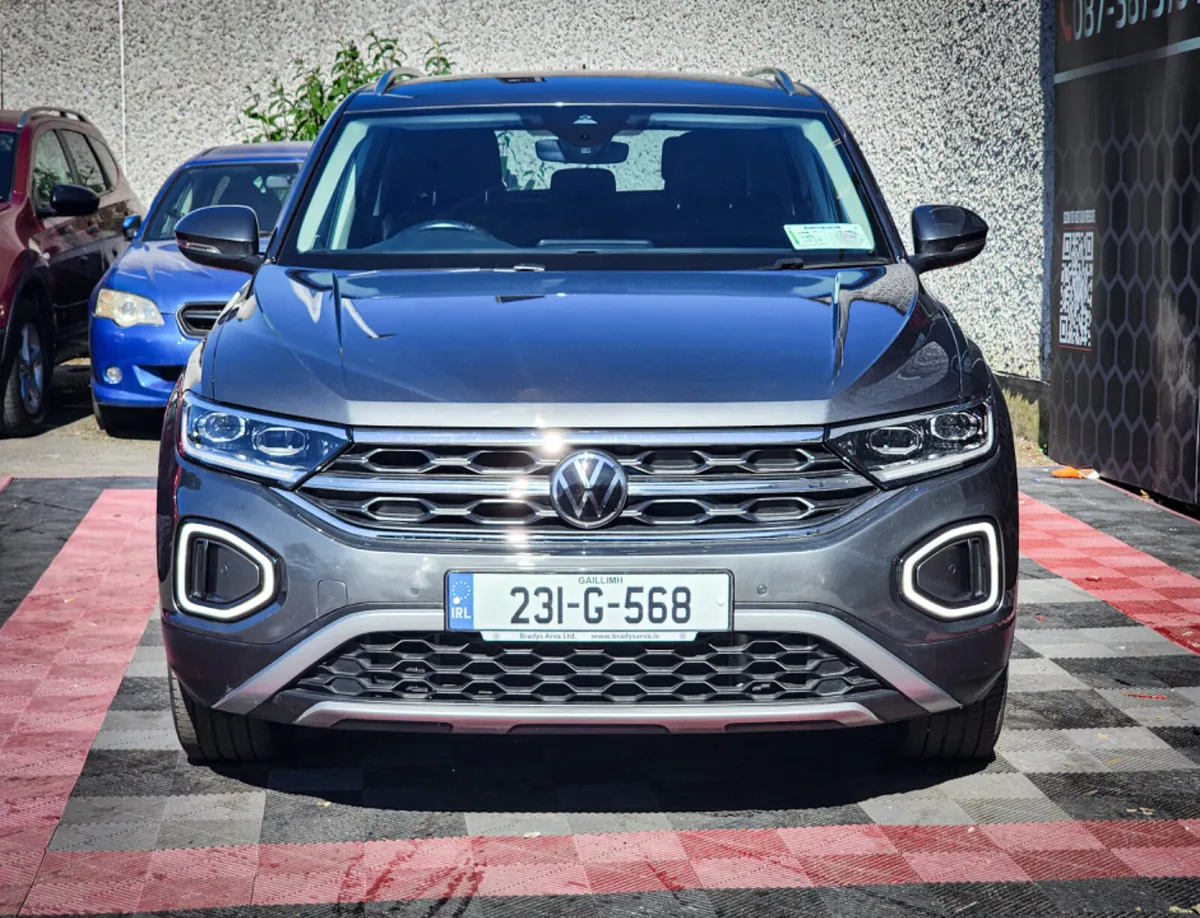 Volkswagen T-Roc 2023 - Image 3
