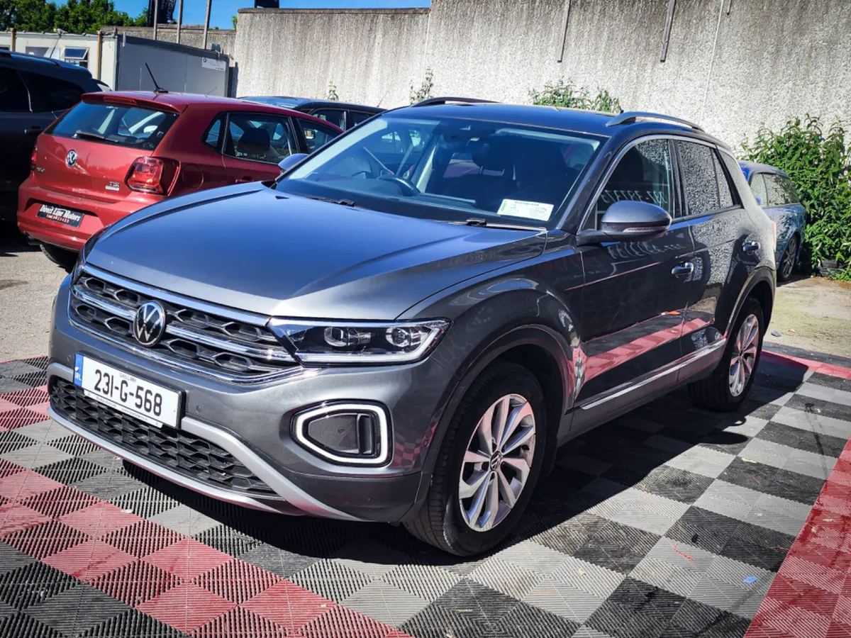 Volkswagen T-Roc 2023 - Image 2