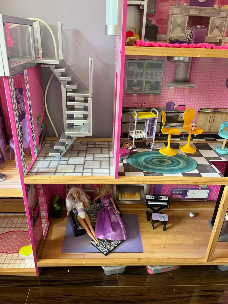 Kidkraft Uptown Doll House - Image 3