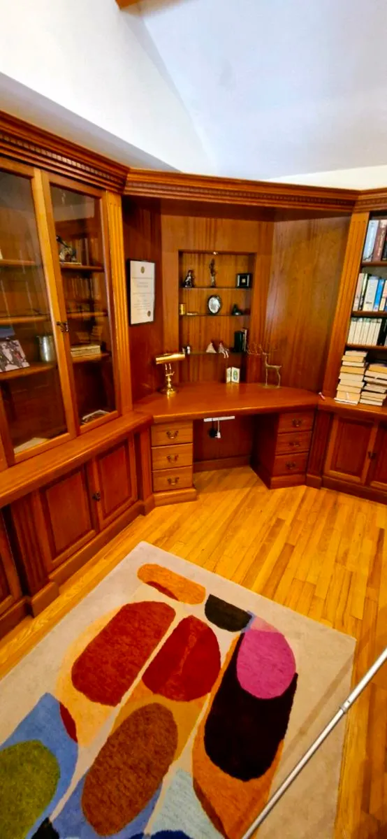 Mahogany desk and bookcase unit - Image 1