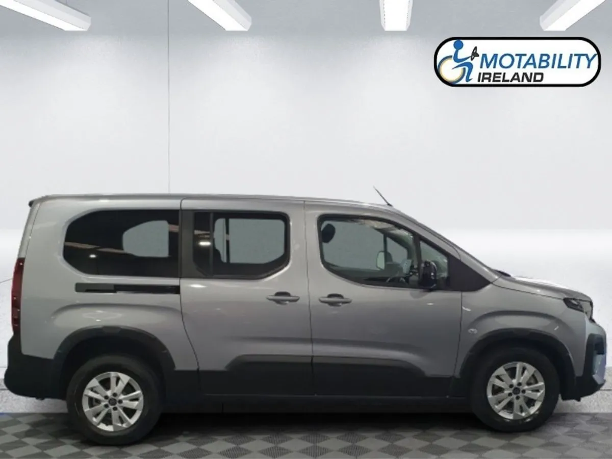 Peugeot Rifter Wheelchair Accessible - Image 3