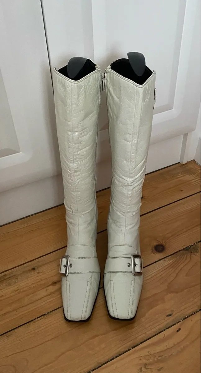 Marco Tozzi Boots Ice White Boots, Size 39 / 6 - Image 2