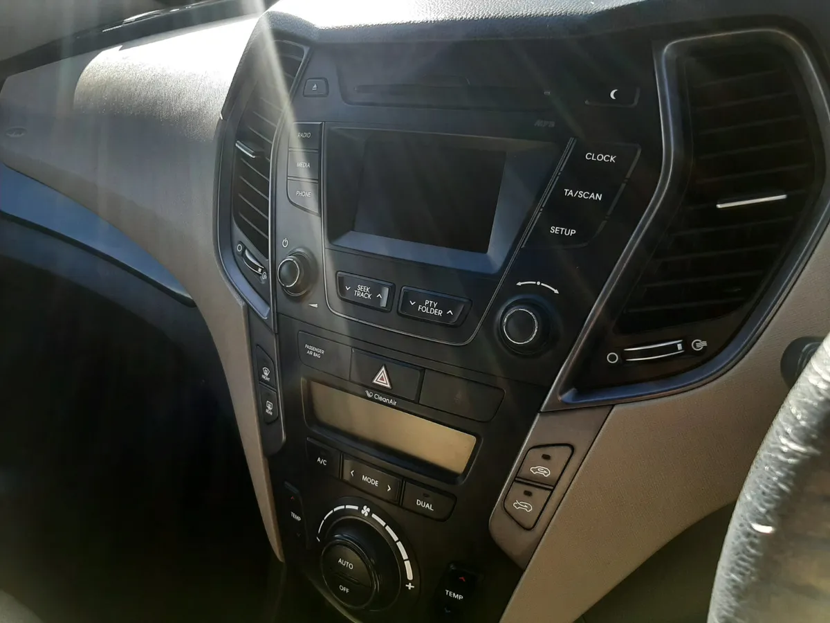 HYUNDAI SANTA FE 4X4 7 SEATS LEATHER 2014 - Image 3
