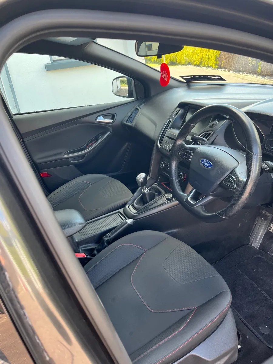 2018 Ford Focus St line - Image 4