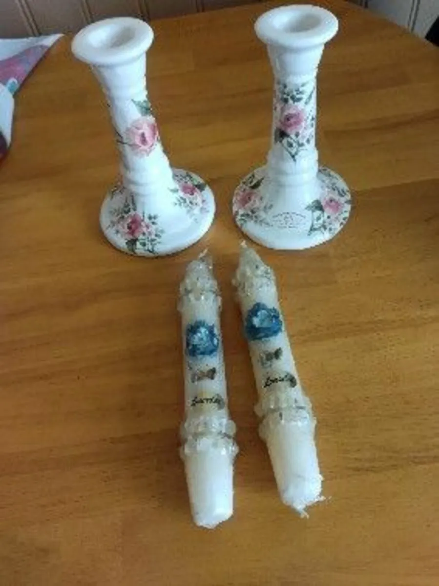 Gorski designed porcelain Candlesticks - Image 3
