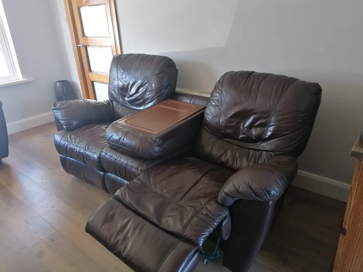 Recliner sofa with 2 reclining chairs - Image 2