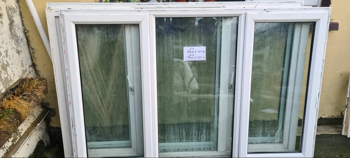 Selection of PVC windows in perfect condition - Image 3