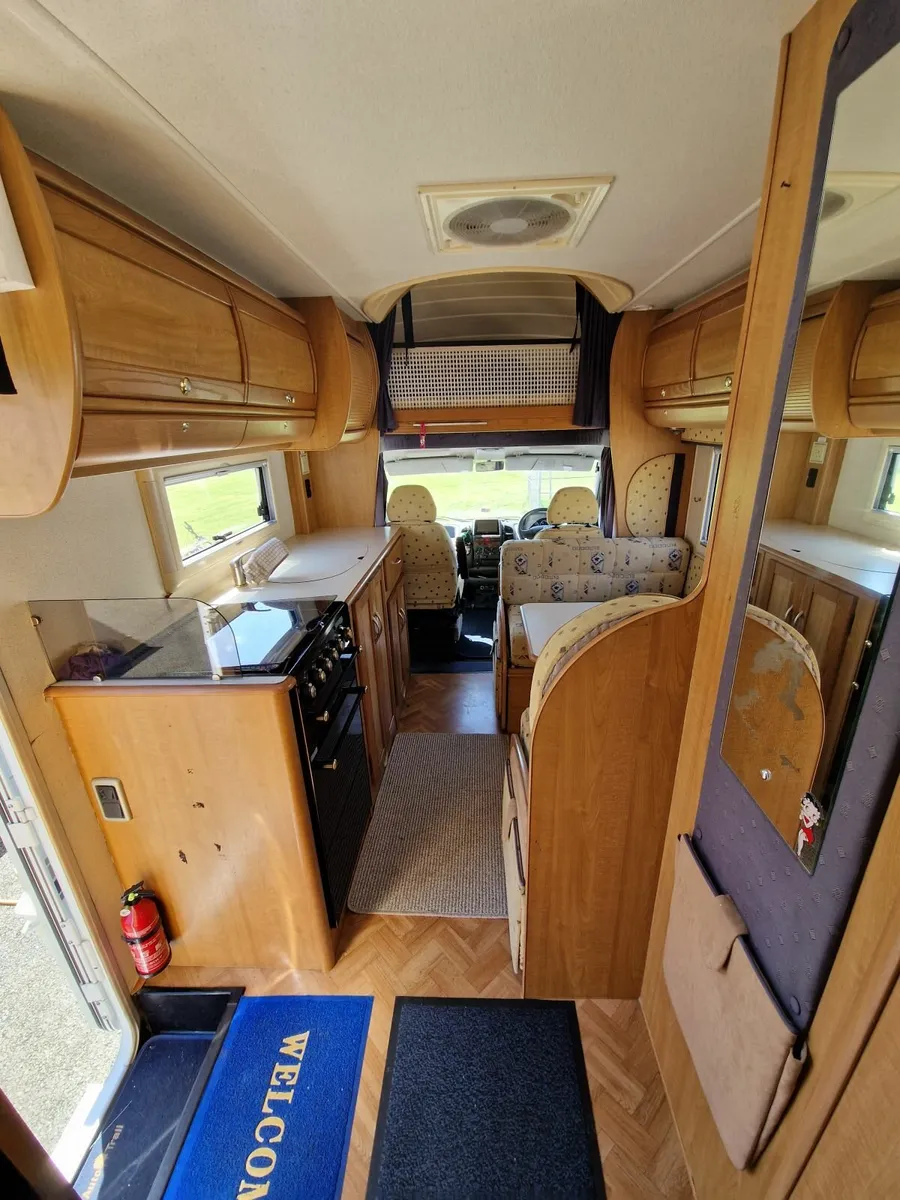 Autotrail Arapaho  Camper - Image 2