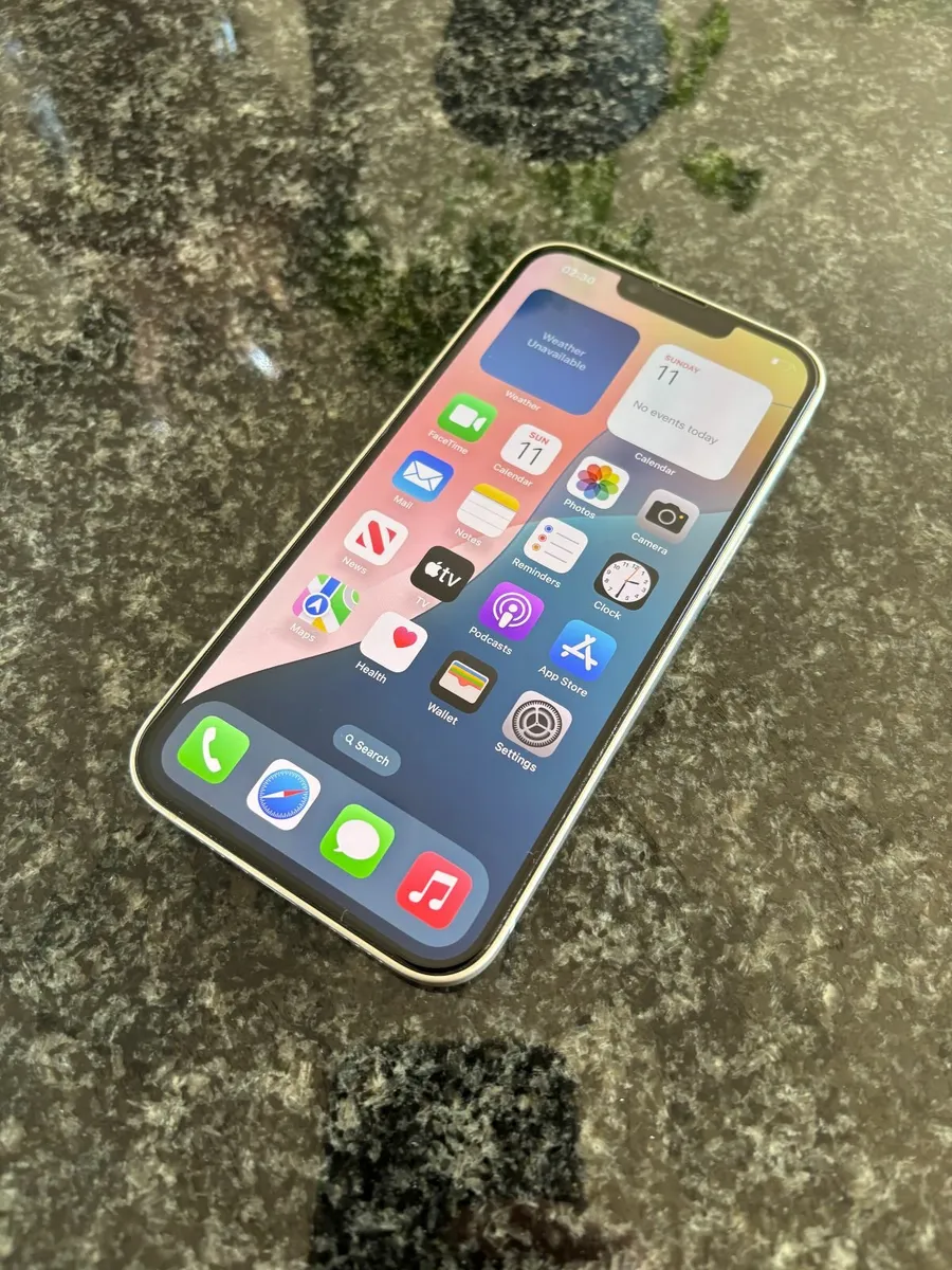 Immaculate! iPhone 13 128GB White - Unlocked - Image 1