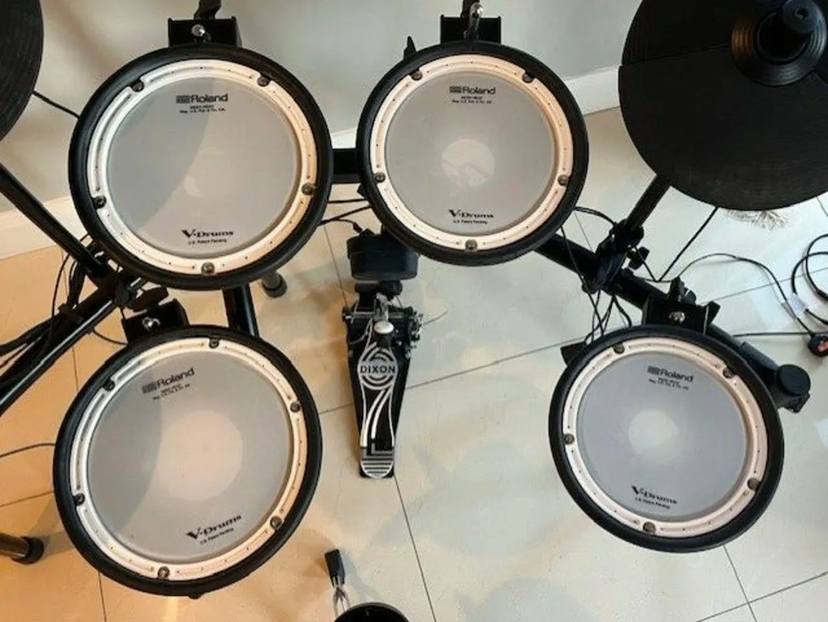 Roland Electric Drum Kit TD 1 V Drums - Image 1