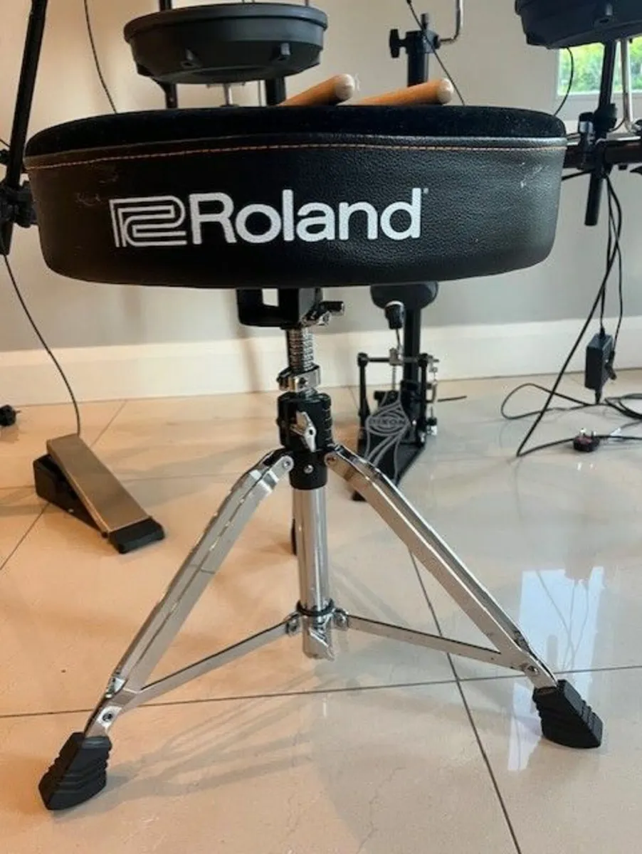 Roland Electric Drum Kit TD 1 V Drums - Image 4