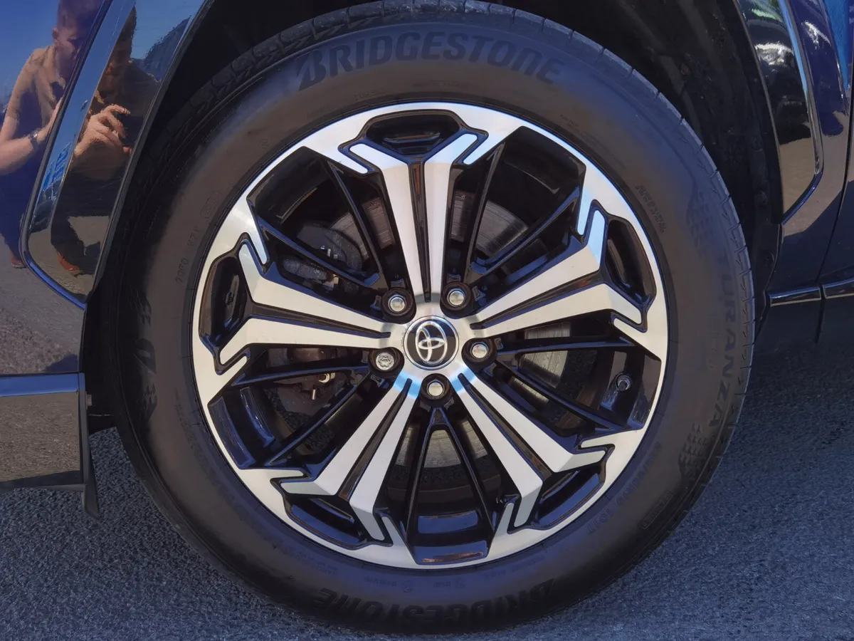 TOYOTA RAV4 2.5 SPORT PETROL PLUG-IN HYBRID - Image 2