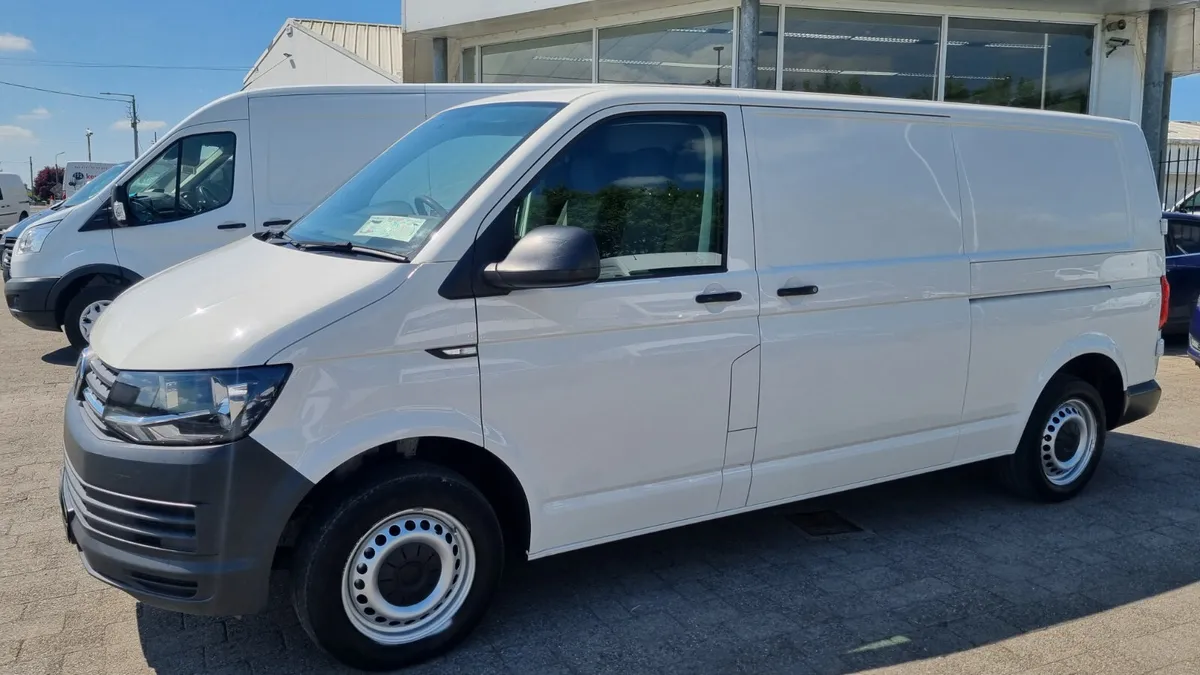 19 TRANSPORTER LWB 105K KMS A/C TOWBAR NEW CVRT - Image 1
