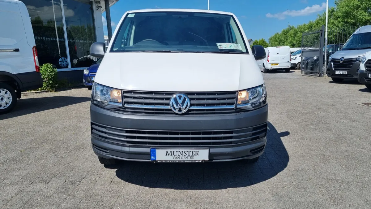 19 TRANSPORTER LWB 105K KMS A/C TOWBAR NEW CVRT - Image 3