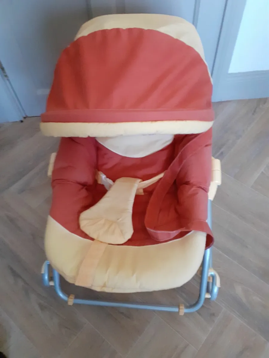 Baby rocker seat chair folds - Image 4