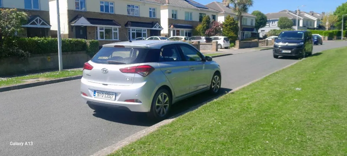 Car - Image 3